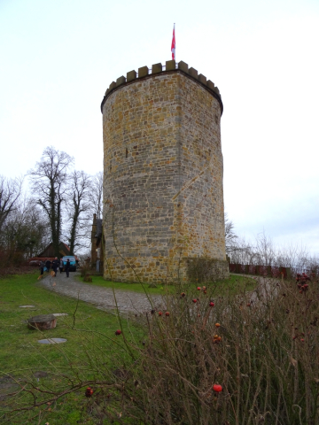Der Burgturm der Burg Ravensberg.