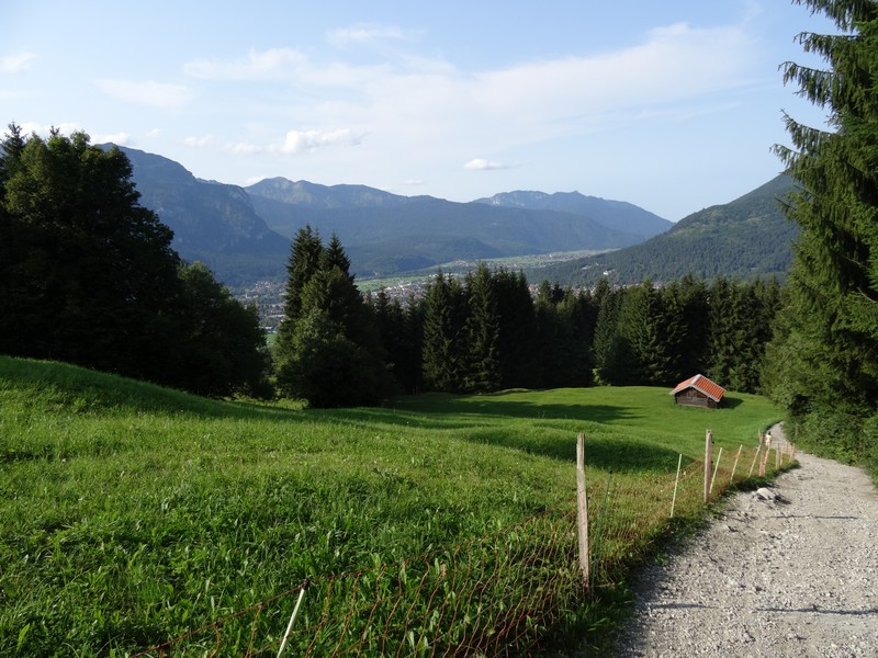 Garmisch-Partenkirchen liegt die meiste Zeit in unserem Blickfeld...