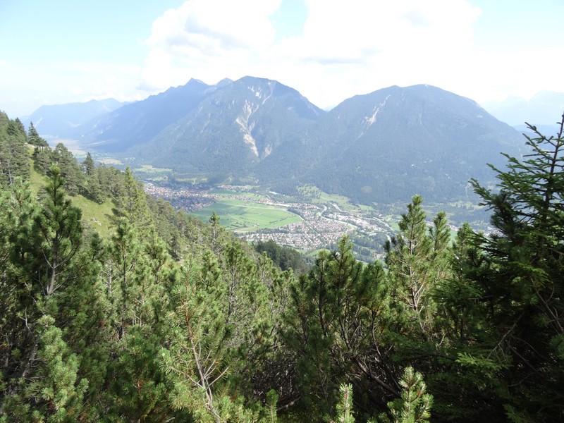 Schöne Ausblicke erwarten uns auch bei unserer Wanderung auf den Königsstand bei Garmisch-Partenkirchen.