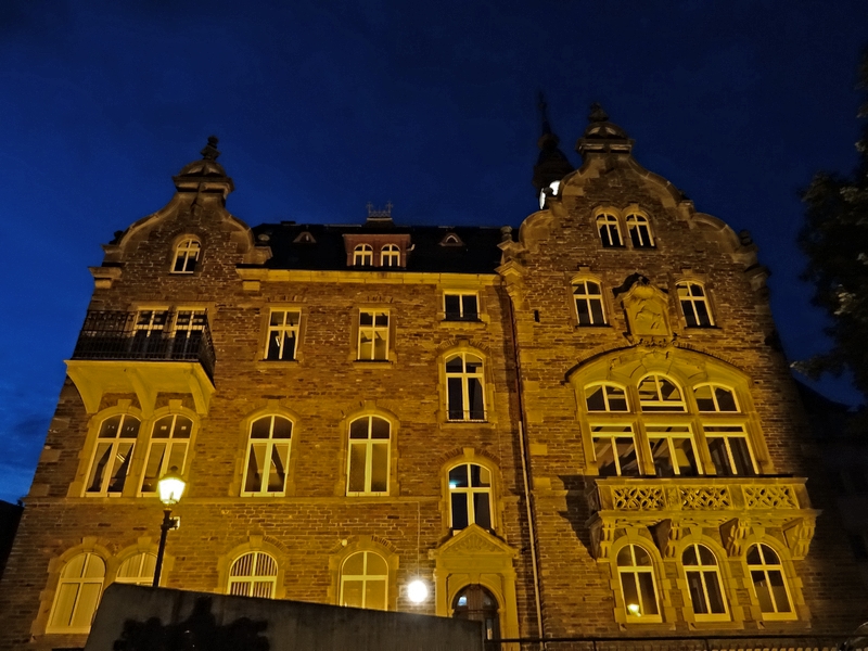 Rathaus Traben-Trarbach bei Nacht