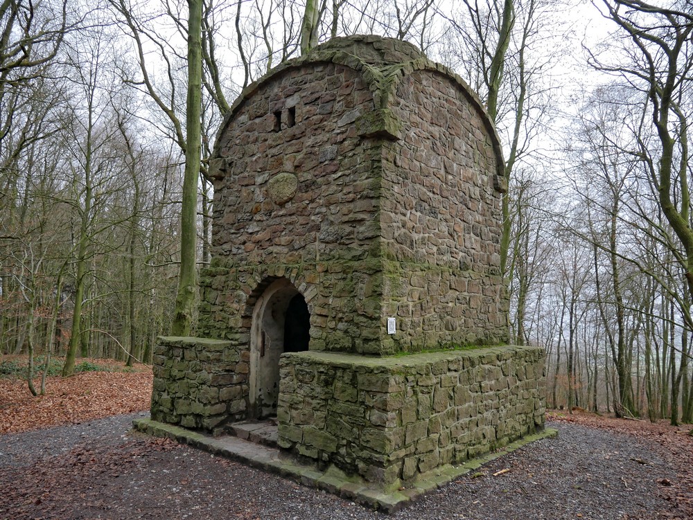 Das Bismarckdenkmal befindet sich in direkter Nachbarschaft zum Nonnenstein-Aussichtsturm.